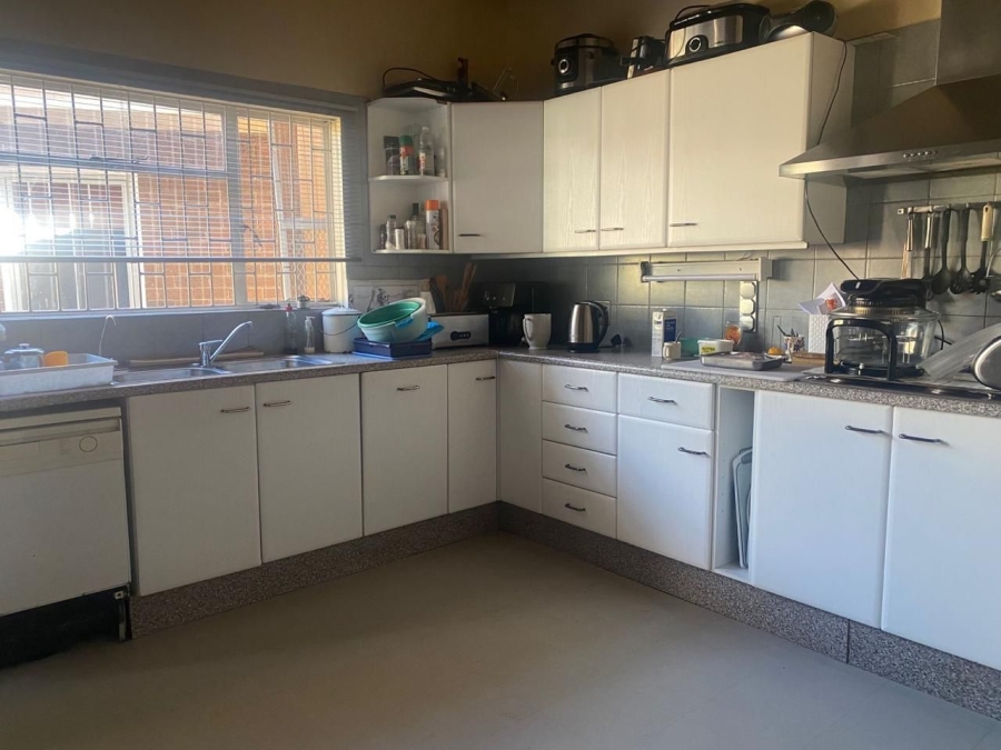 5 Bedroom Property for Sale in Ladybrand Free State